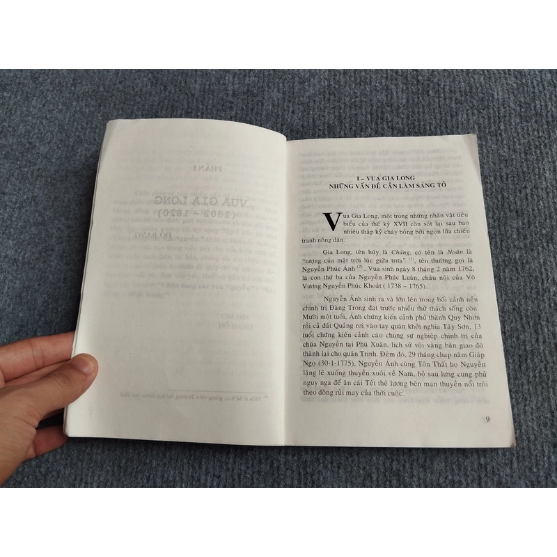 CHÂN DUNG CÁC VUA NGUYỄN TẬP 1 551724