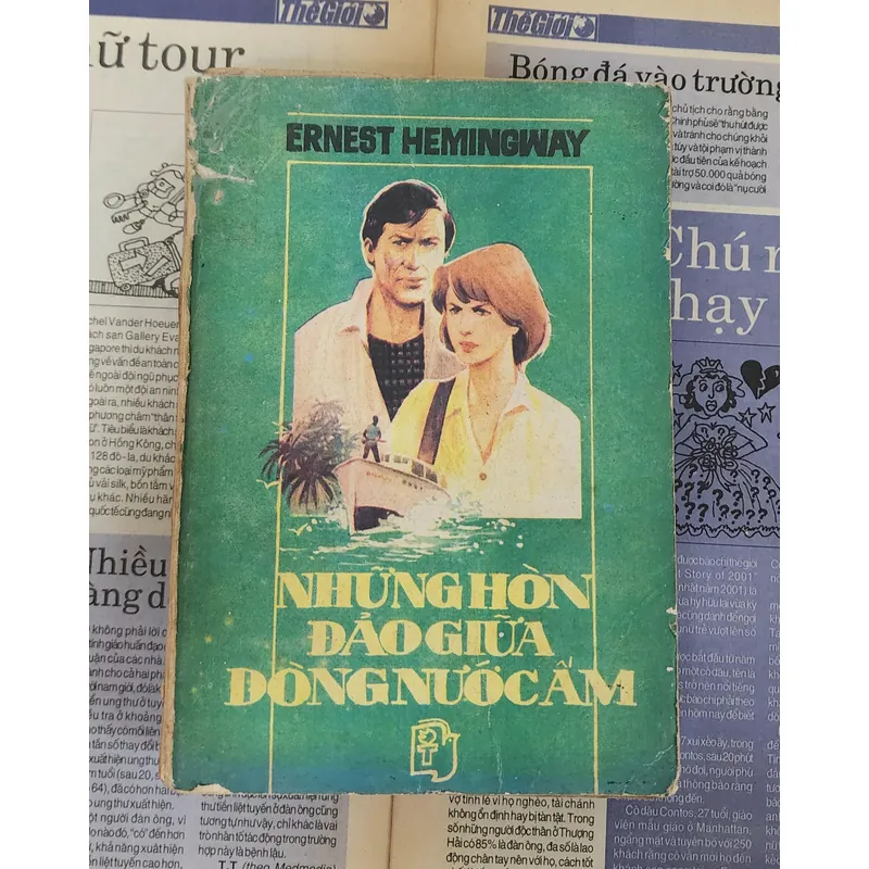 Tác phẩm văn học kinh điển Mỹ: NHỮNG HÒN ĐẢO GIỮA DÒNG NƯỚC ẤM (Ernest Hemingway) 716310