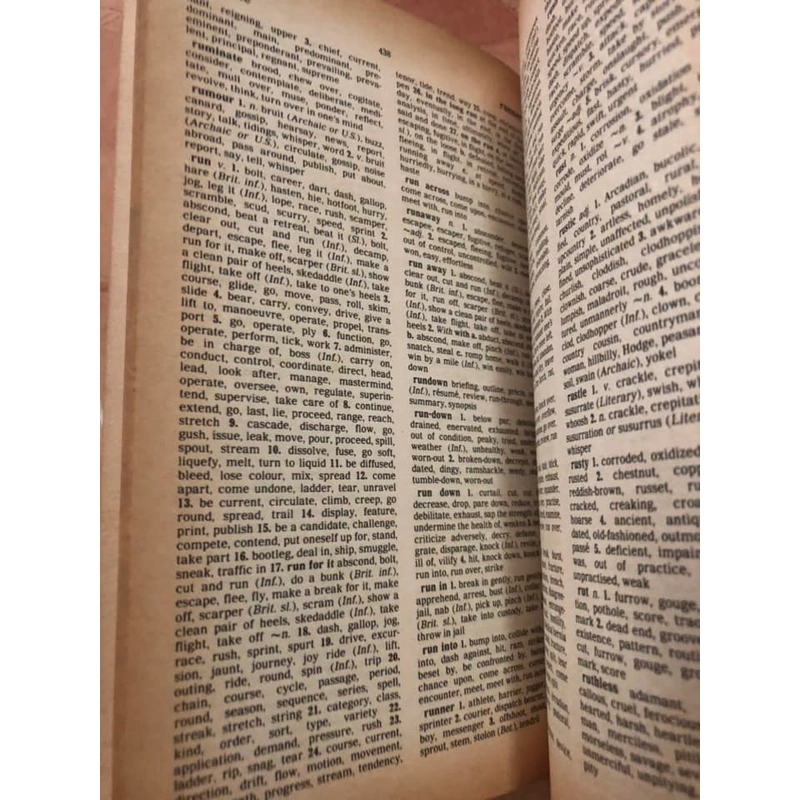 Sách Pocket reference thesaurus in A-Z form 306373