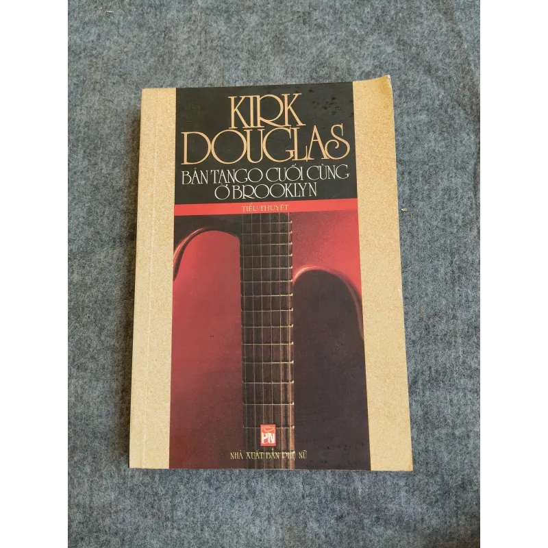 BẢN TANGO CUỐI CÙNG Ở BROOKLYN -KIRK DOUGLAS 574668