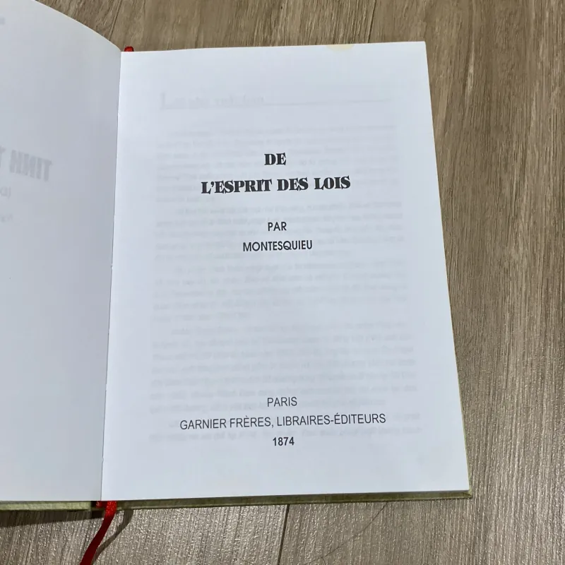 BÀN VỀ TINH THẦN PHÁP LUẬT, MONTESQUIEU, bản bìa cứng (XB 2006) 1028977