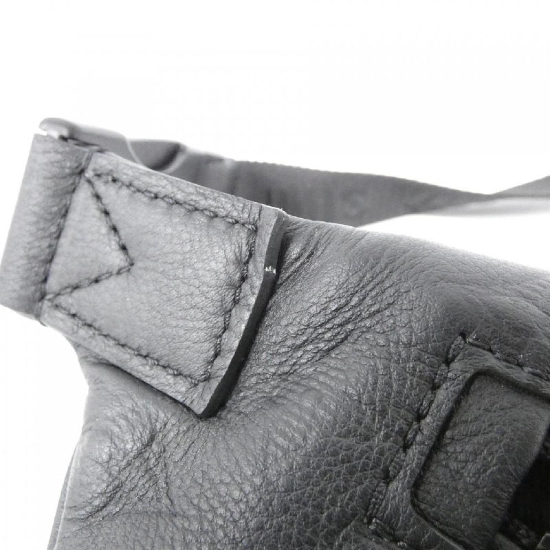 Túi đeo chéo Louis Vuitton Monogram Shadow Discovery Bum Bag PM M46036 - Hàng hiệu Chính hãng 766576