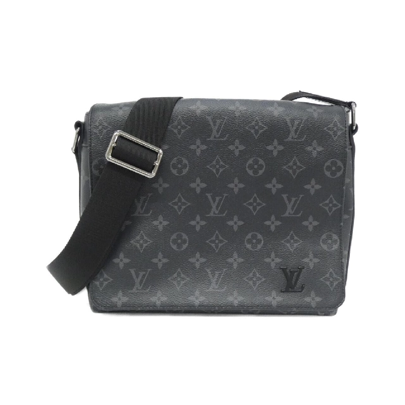 Túi đeo vai Louis Vuitton Monogram Eclipse District PM M45272 - Hàng hiệu Chính hãng 776589