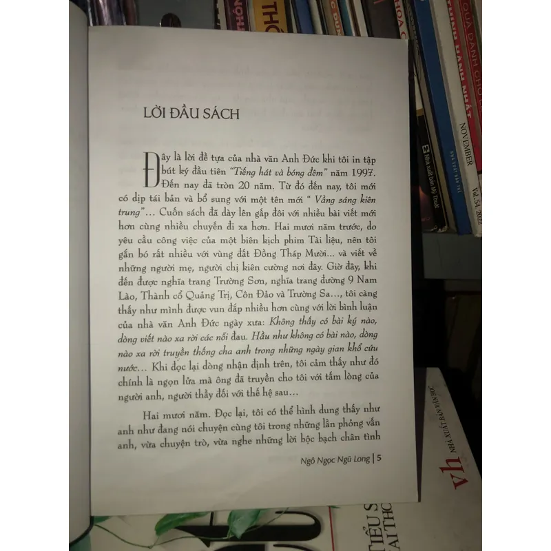 Bút ký Vầng sáng kiên trung - Ngô Ngọc Ngũ Long 728249