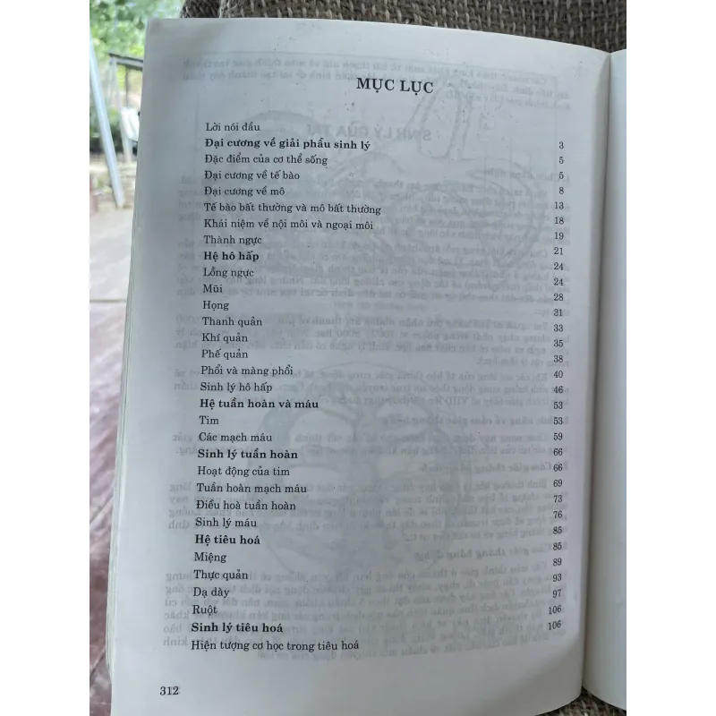Giải phẫu sinh lý à sách y, khổ lớn; 314 trang  1025091
