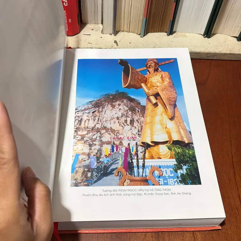 [Chữ Ký Tác Giả] - II Sách Hay: Danh Thần Thoại Ngọc Hầu Nguyễn Văn Thoại - Lê Duy Anh 727927