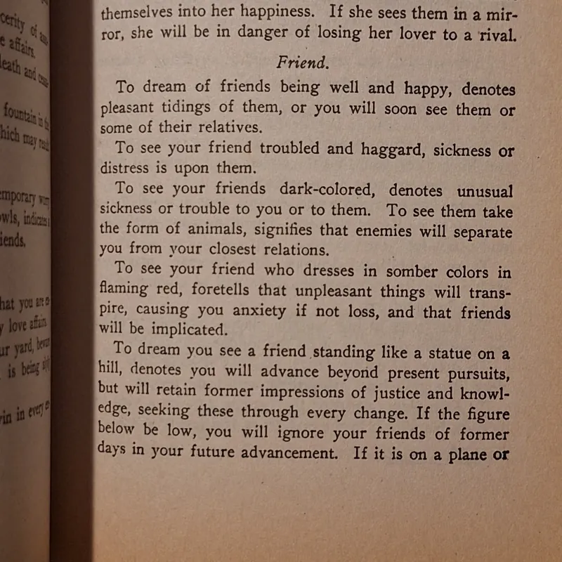 The Dictionary of Dreams: 10,000 Dreams Interpreted (Từ điển đoán mộng) 783201