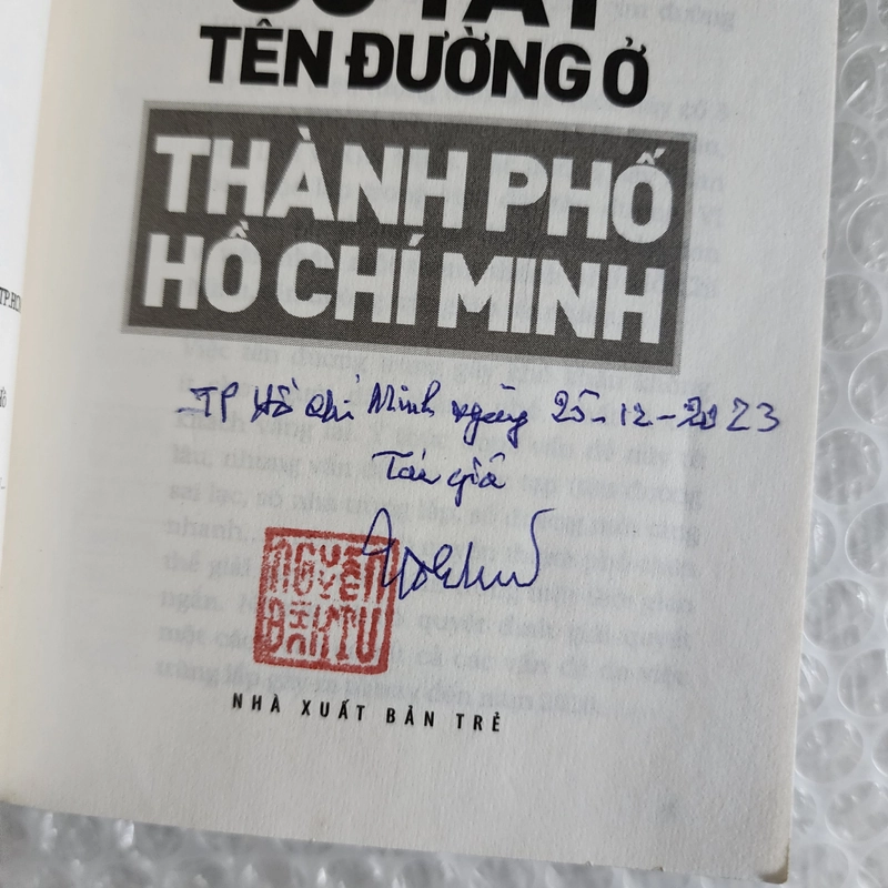 Sổ tay tên đường ở Thành phố Hồ Chí Minh | chữ ký tác giả Nguyễn Đình Tư 444788