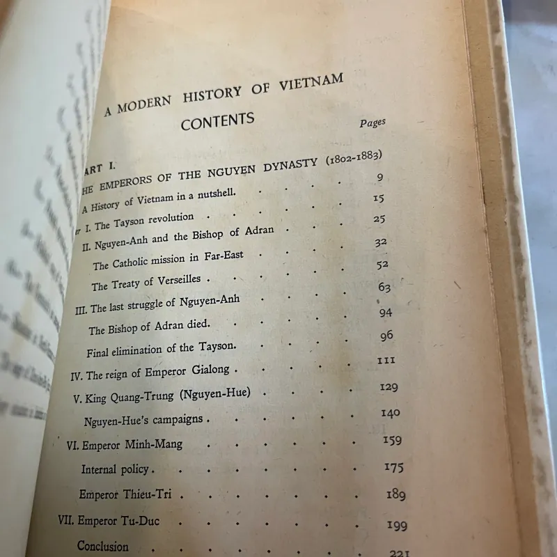 A MODERN HISTORY OF VIETNAM (BÌA CỨNG) - NGUYỄN PHÚT TẤN 1040883