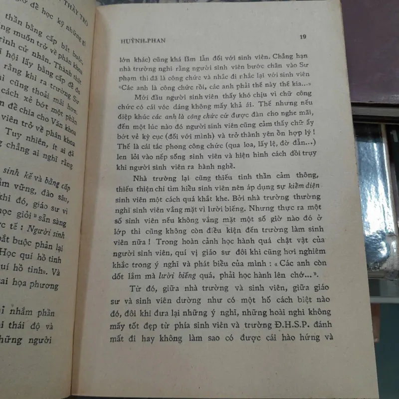 CÂU CHUYỆN THẦY TRÒ - HUỲNH PHAN 703743