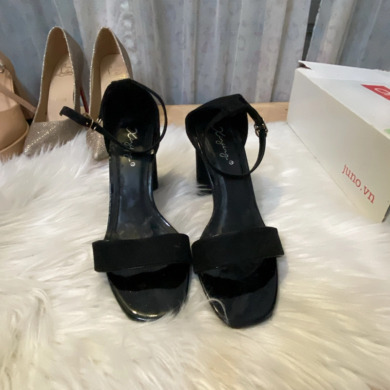 Thanh lý 1 số đôi giày mua mới chưa đi  Size 38 Xuất xứ vn Đồng giá 50 243980