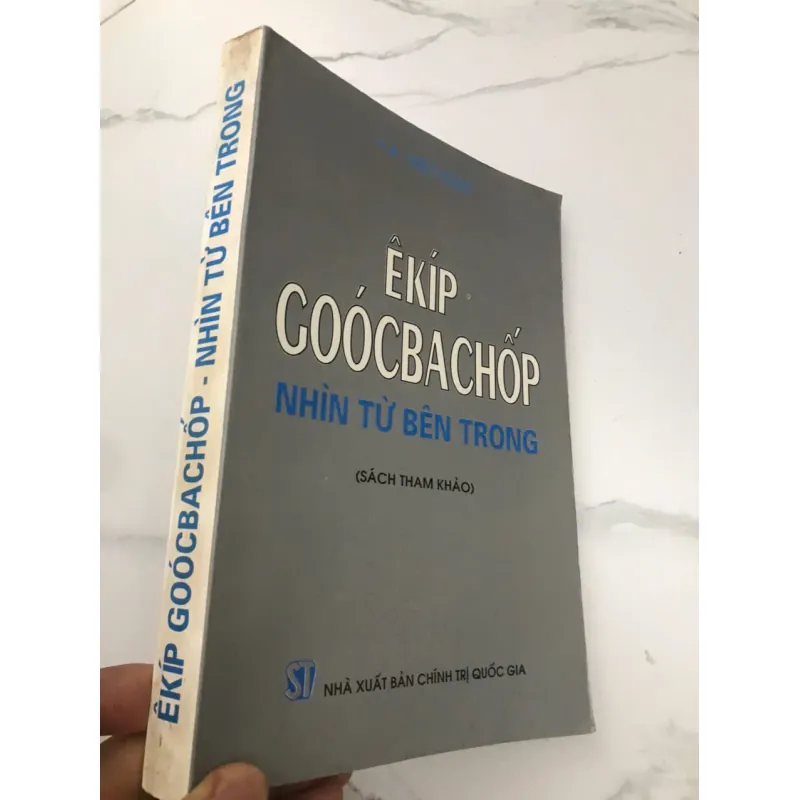 Ê-KÍP GOÓC-BA-CHỐP: NHÌN TỪ BÊN TRONG 598081