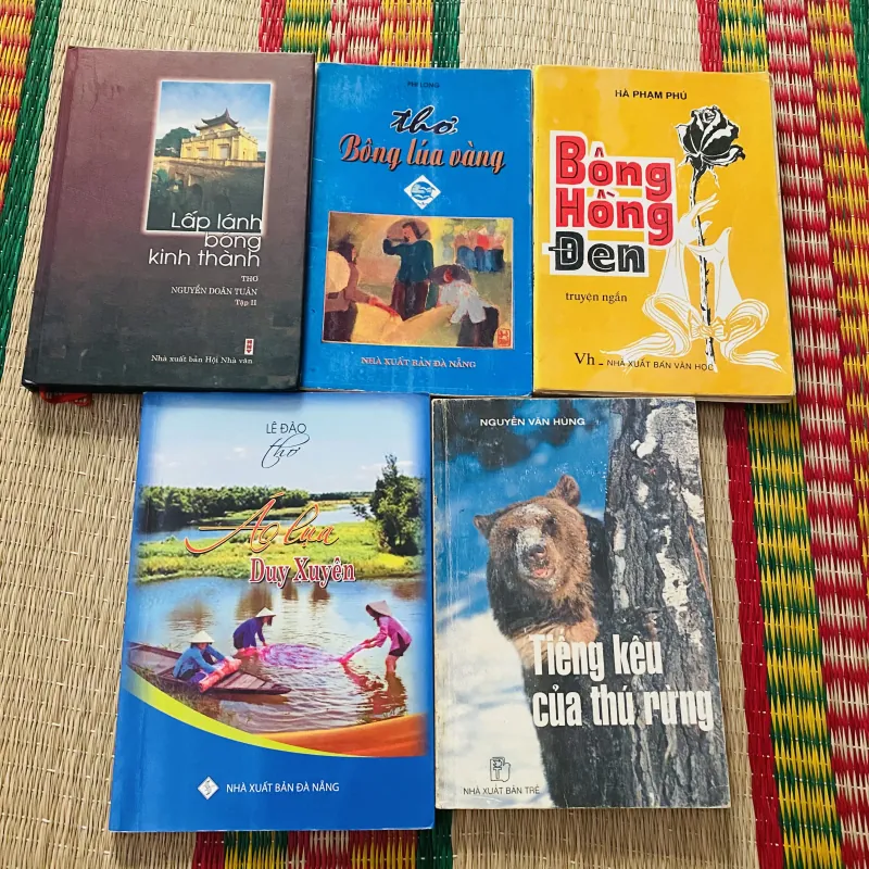 5 cuốn thơ văn, phóng sự  1024515