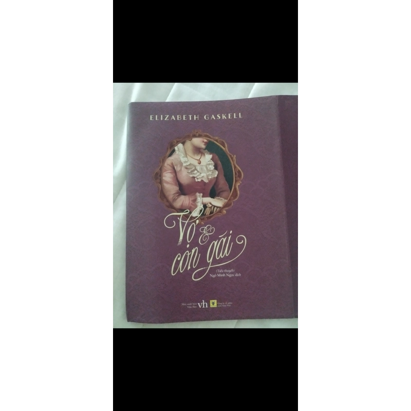 Vợ và con gái - Elizabeth Gaskell 495352