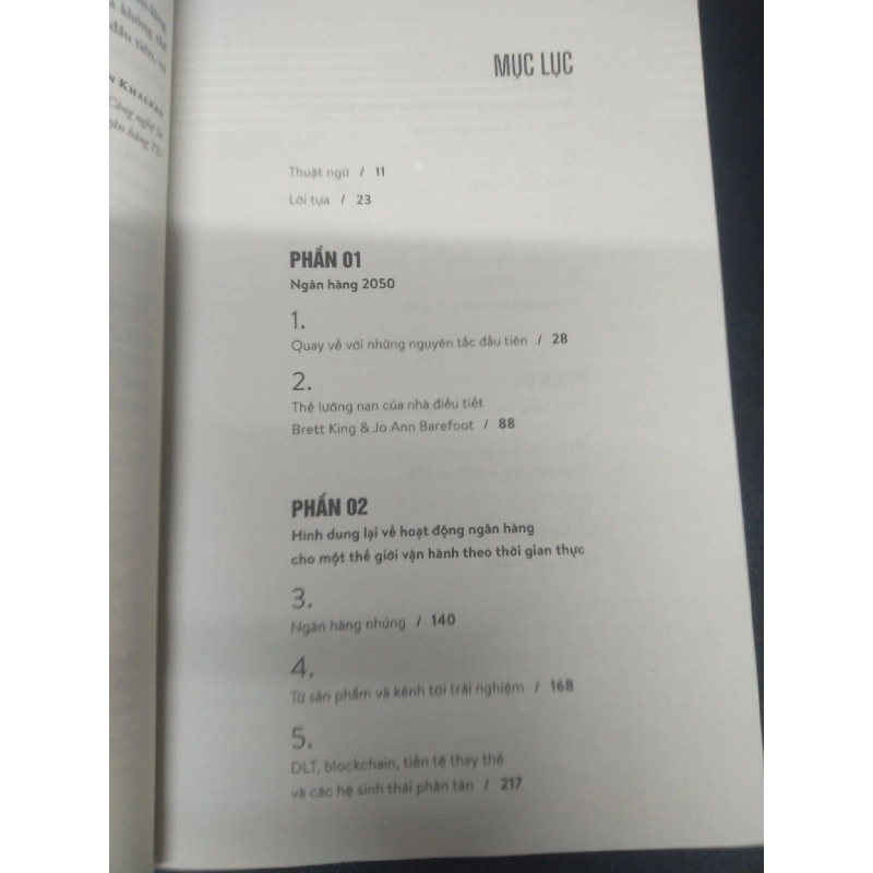 Bank 4.0 Brett King 2020 mới 80% trầy góc HCM1805 marketing 914405
