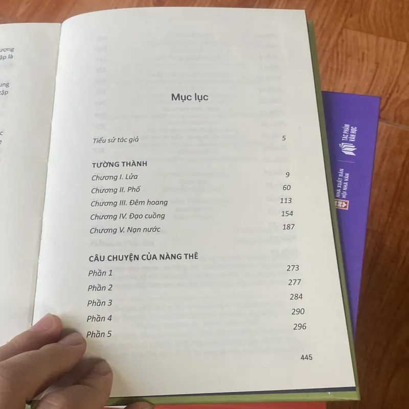 Tường thành câu chuyện của nàng thê 1033542