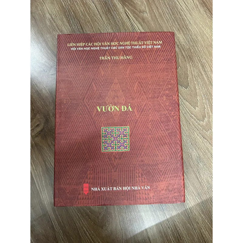 Vườn Đá – Tác giả: Trần Thu Hằng 761109