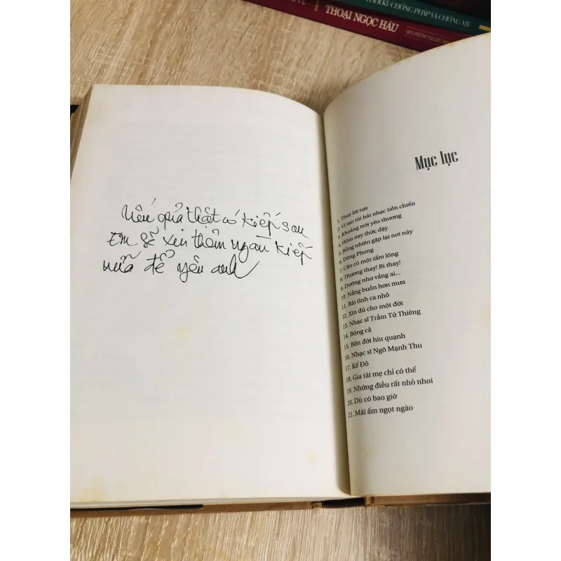 ĐẰNG SAU NHỮNG NỤ CƯỜI – Khánh Ly 925791