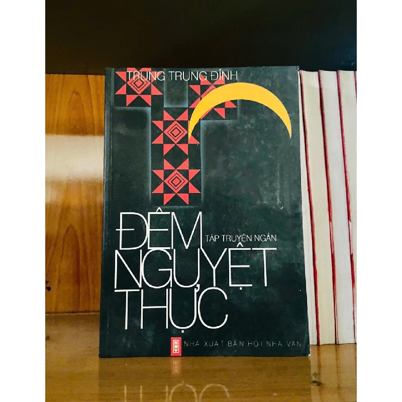 Đêm nguyệt thực - Trung Trung Đỉnh - VĂN HỌC - VAVO2911-133 921190