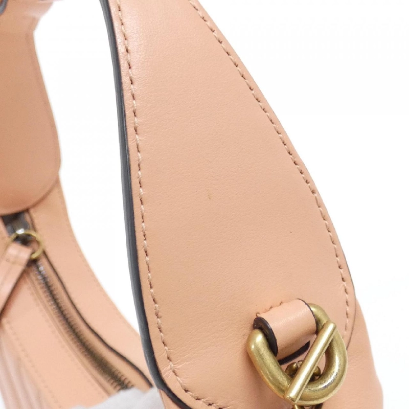 Túi GG MARMONT 699514 AABZN của Gucci 616175