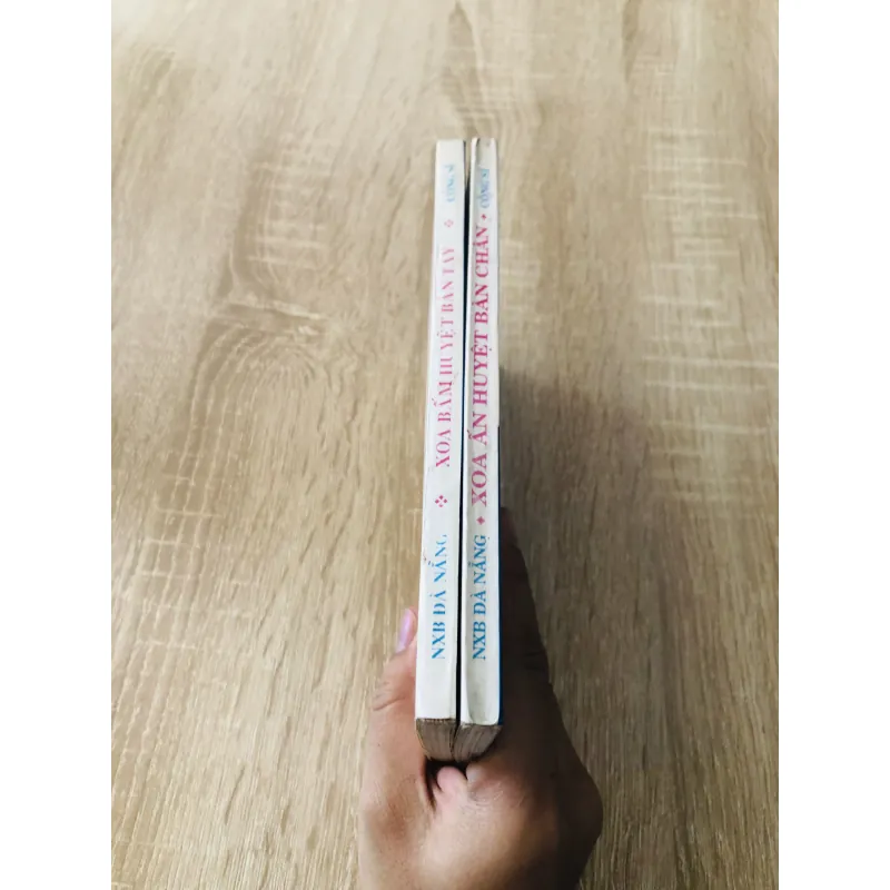 Xoa bấm huyệt bàn tay - Xoa ấn huyệt bàn chân 973643