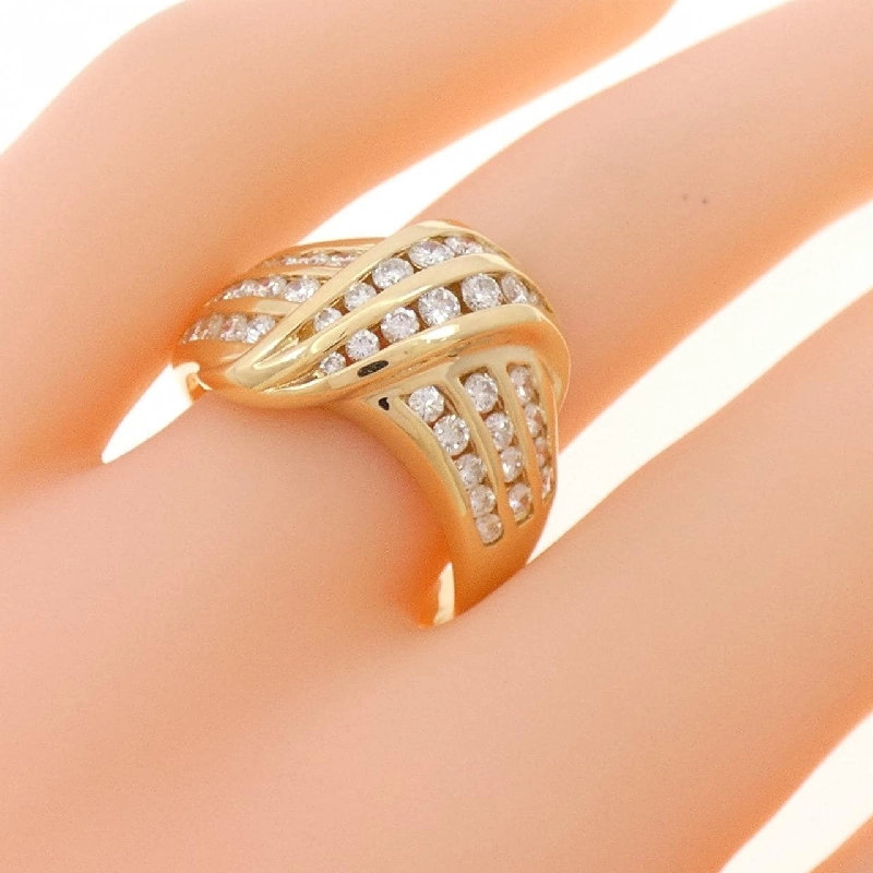 Nhẫn kim cương K18YG 0.84CT 667540