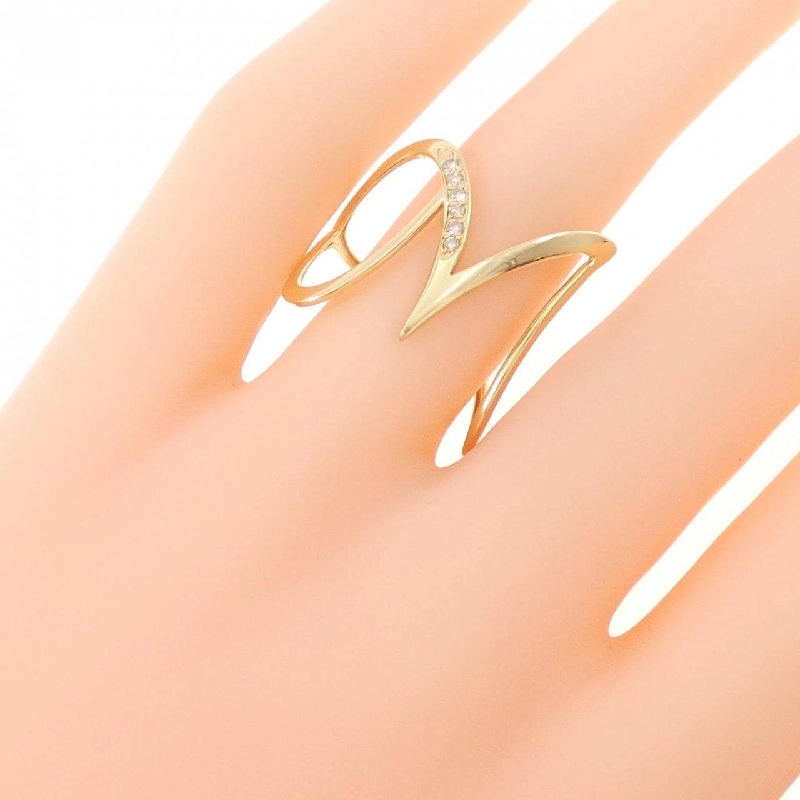 Nhẫn kim cương chữ M K18YG 0.05CT 669686