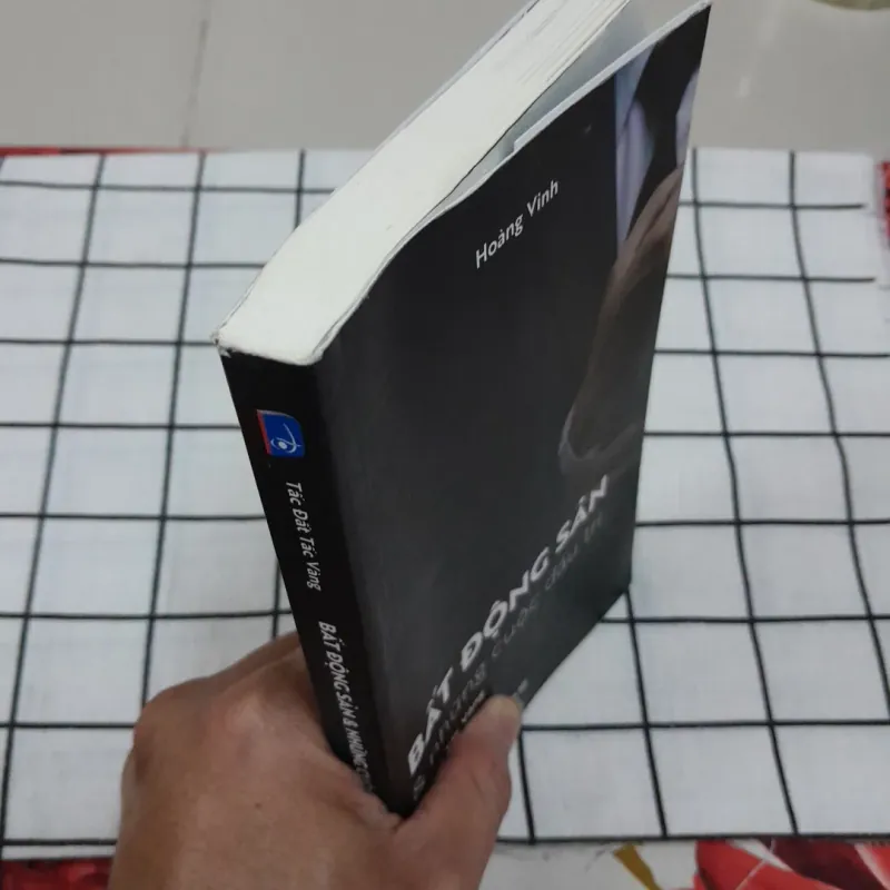 BẤT ĐỘNG SẢN & Những cuộc đấu trí. Tg Hoàng Vinh - Tấc đất tấc vàng. Xb Dân trí 2021 751390