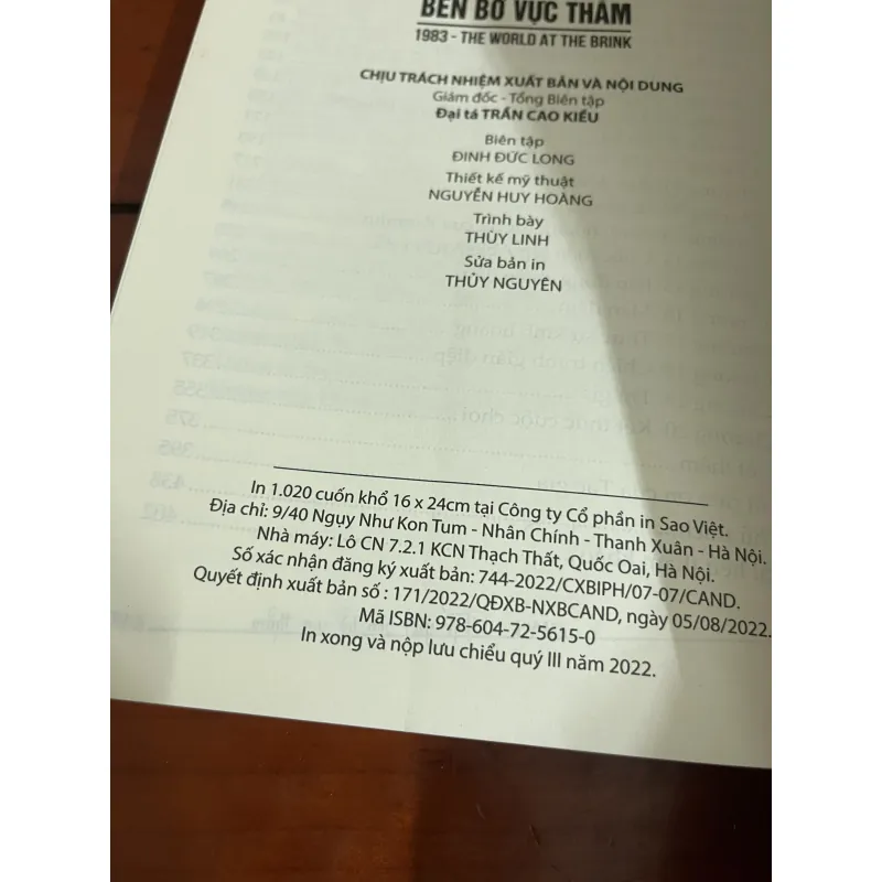 1983 Thế giới bên bờ vực thẳm Taylor Downing 960216