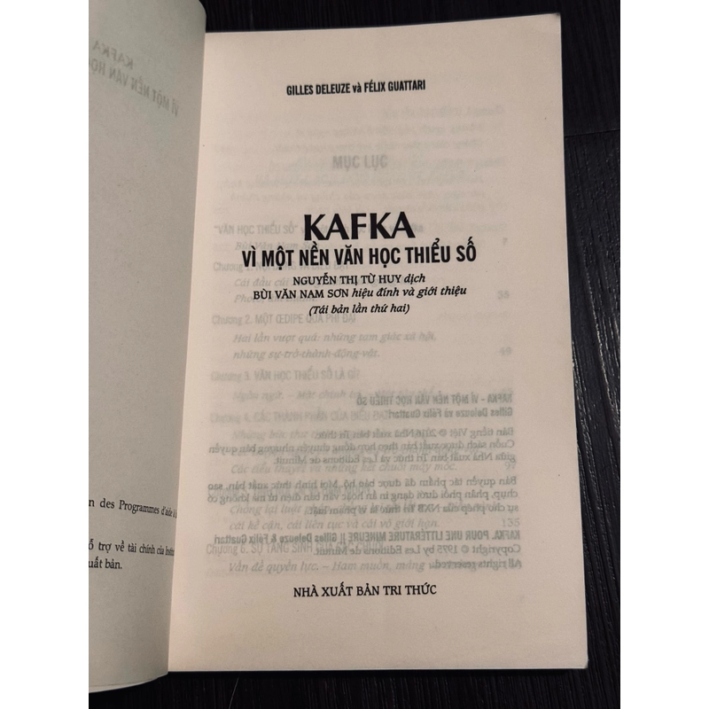 Kafka Vì một nền văn học thiểu số 497957