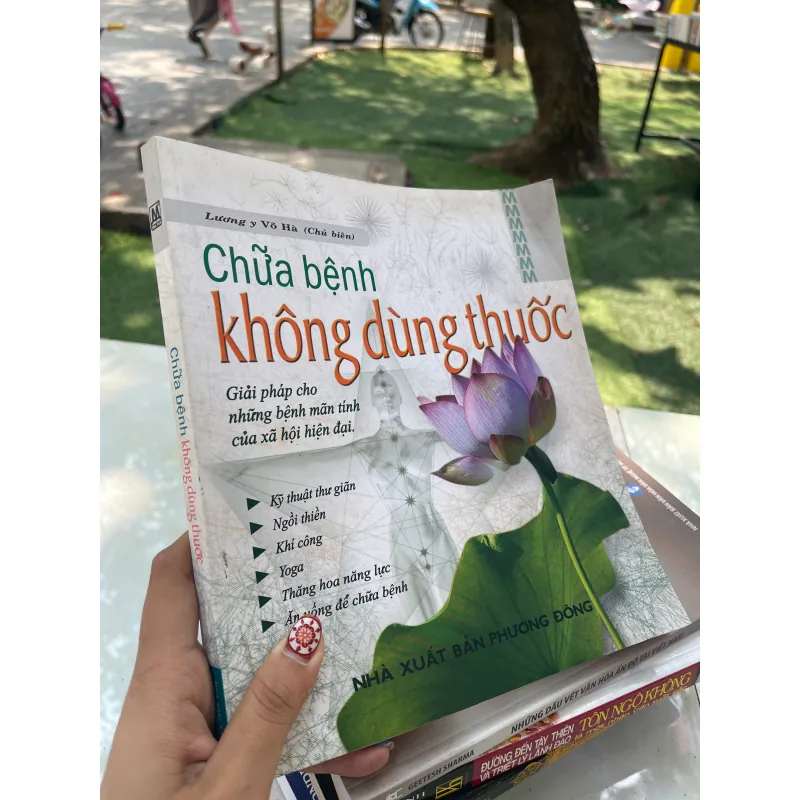CHỮA BỆNH KHÔNG DÙNG THUỐC - VÕ HÀ chủ biên  1021535