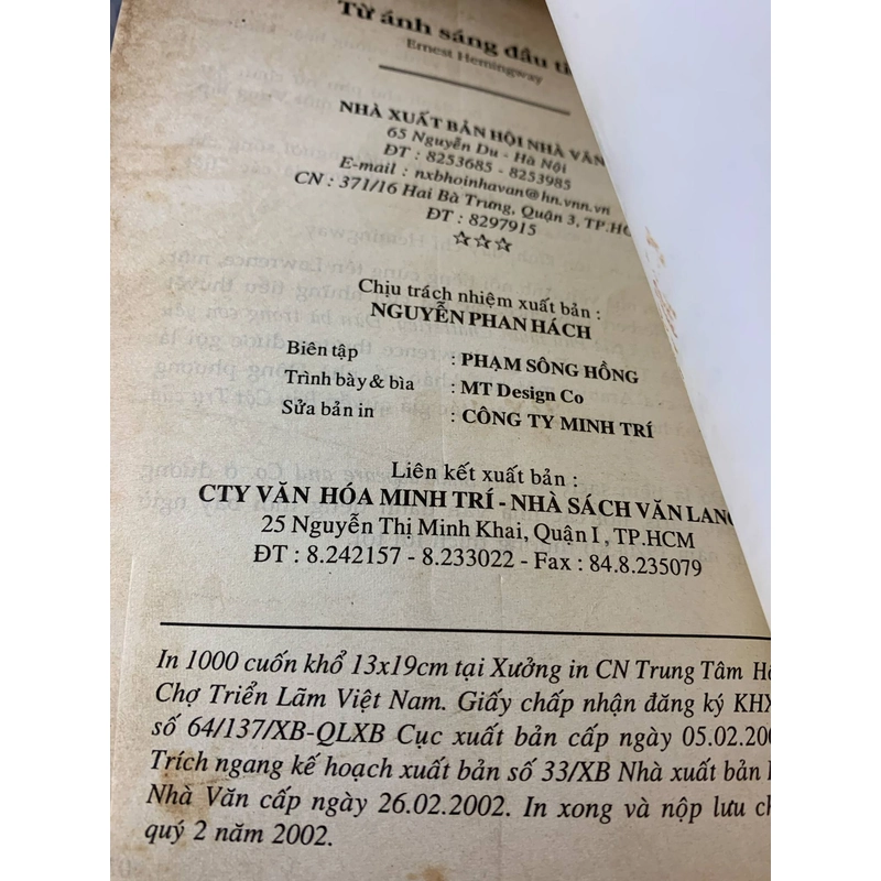 Từ Áng Sáng Đầu Tiên - Ernest Hemingway 540410