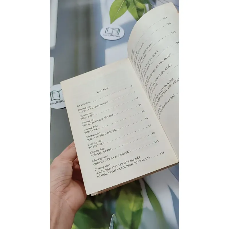 Con Bim Trắng Tai Đen - G. T. Proleforski 744686