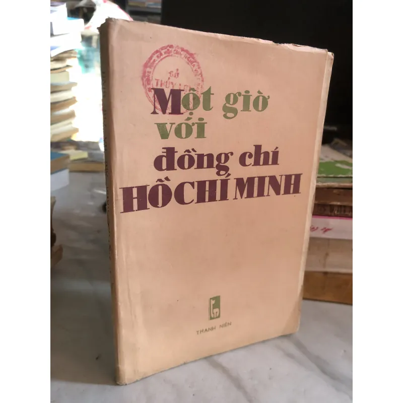 Một giờ với đồng chí Hồ Chí Minh  1033985