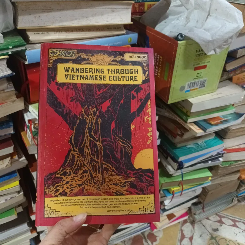 Wandering Through Vietnamese Culture - Hữu Ngọc 1031388