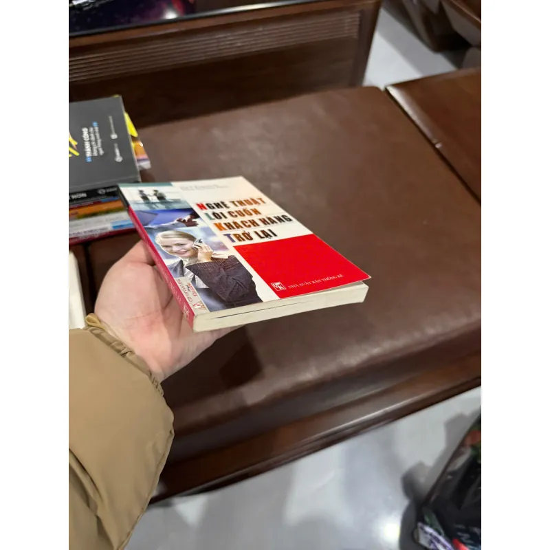 Nghệ Thuật Lôi Cuốn Khách Hàng Trở Lại – Hal F. Rosenbluth- K4 1025295