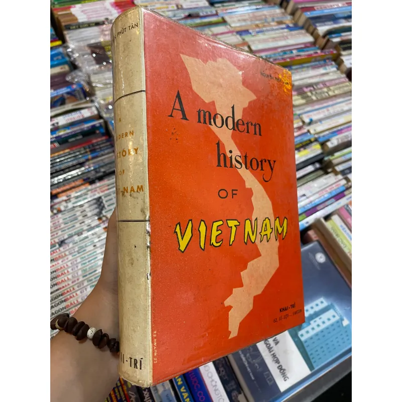 A MODERN HISTORY OF VIETNAM (BÌA CỨNG) - NGUYỄN PHÚT TẤN 1040883