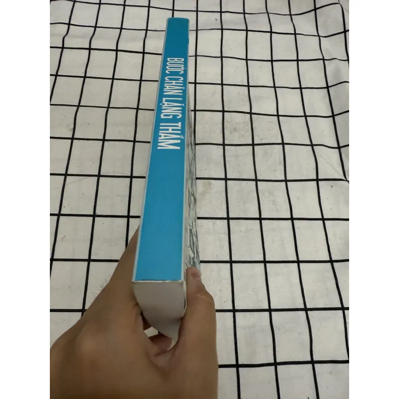 Bước chân lặng thầm 597430