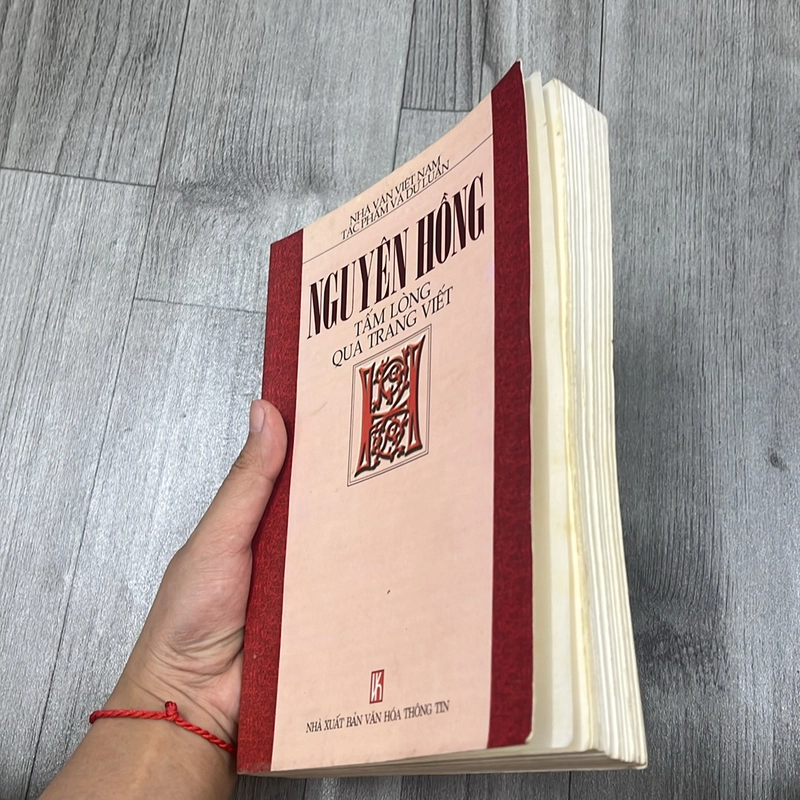 Nguyên Hồng- tấm lòng qua trang viết. 2a2 521790
