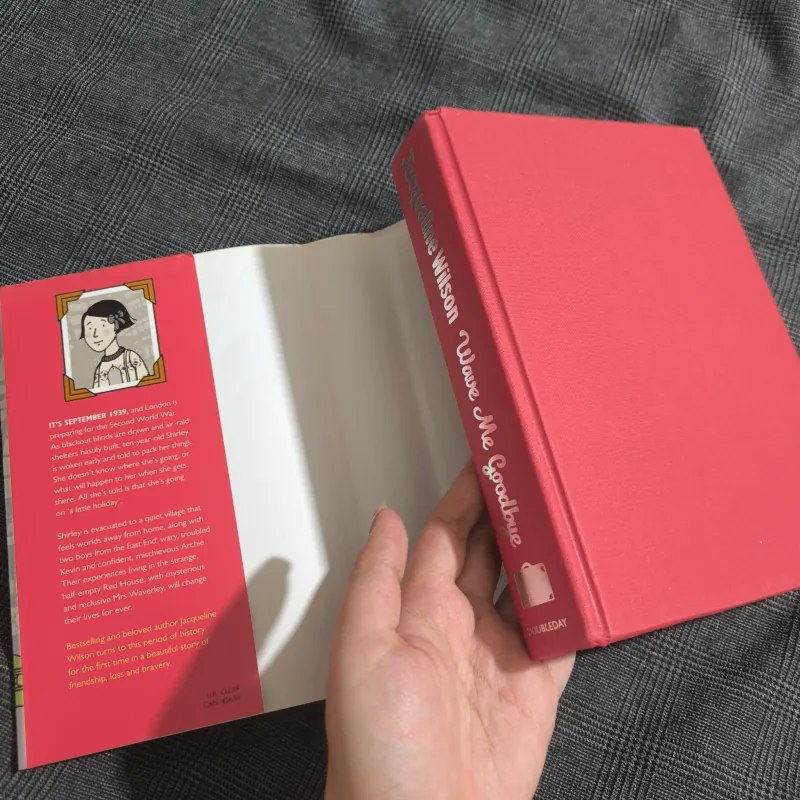 (Hard cover) Wave Me Goodbye - Jacqueline Wilson  777864