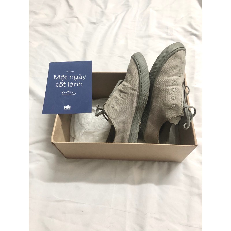 Giày thể thao nữ slip on Một 89