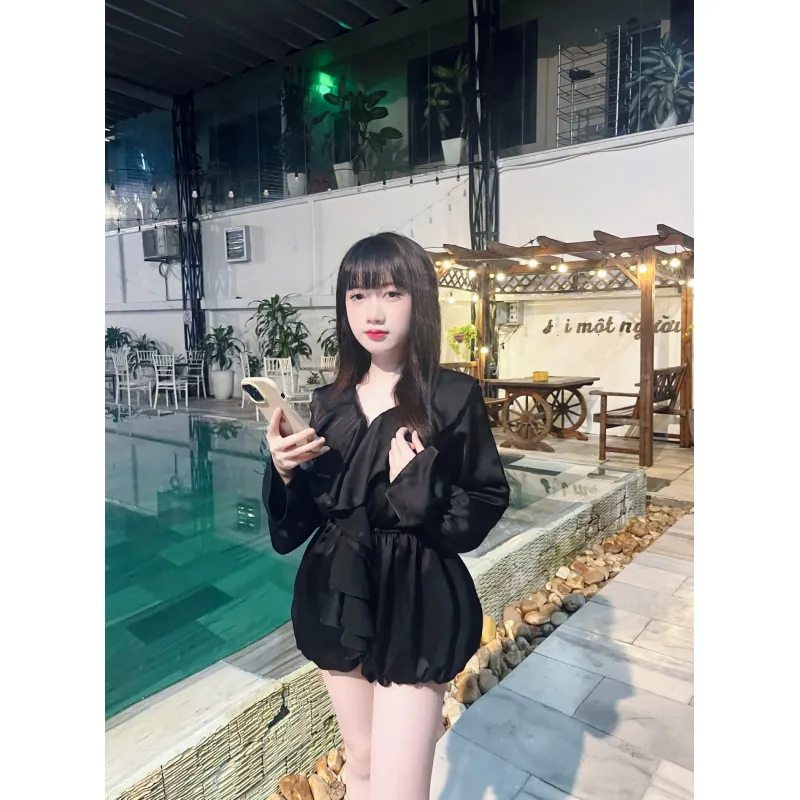 đầm nữa màu đen tay dài dáng xoè phong cách  972457