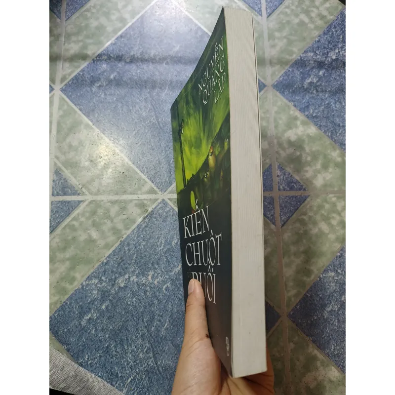 Kiến chuột và ruồi - Nguyễn Quang Lập 975074