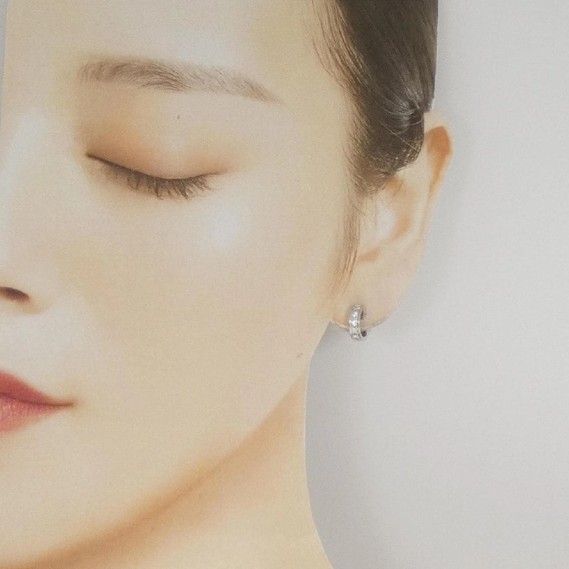 Boucheron Quatre Radiant Khuyên tai kẹp đơn - Hàng hiệu Authentic 843043