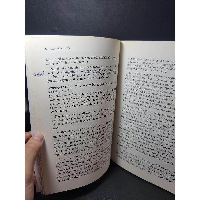Tầm vóc đích thực mới 80% bẩn bìa, ố nhẹ, highlight, có chữ viết 2018 Stephen R. Covey HCM2205 KỸ NĂNG 461268