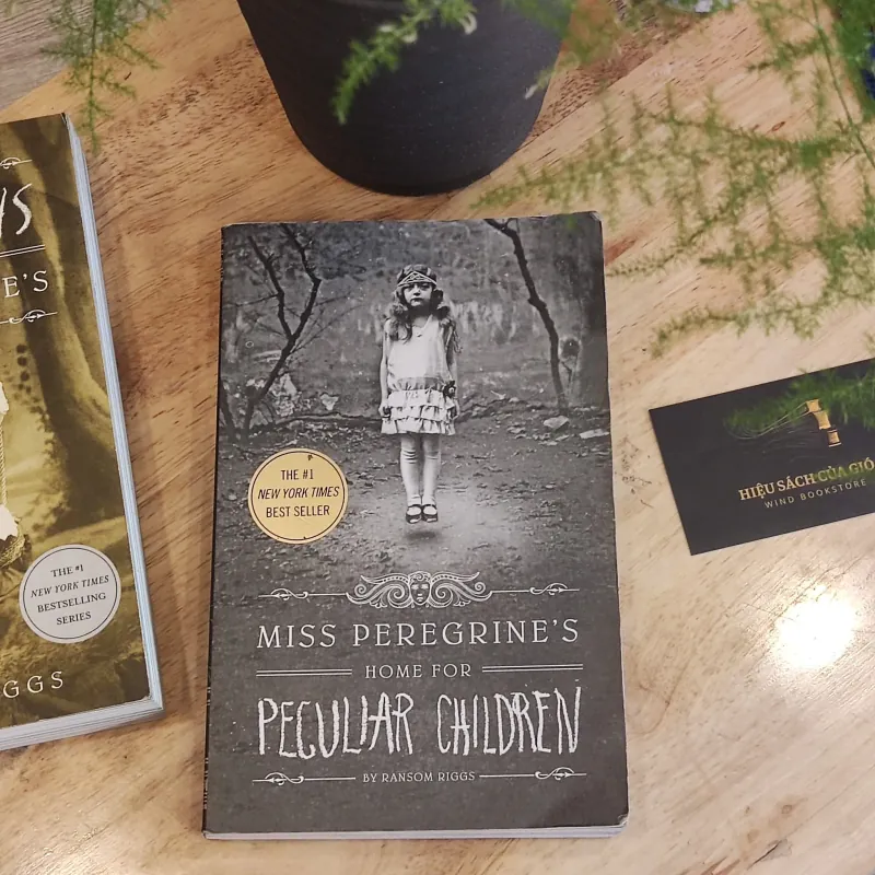 Miss Peregrine's: Home for Peculiar Children - Ransom Riggs 603167