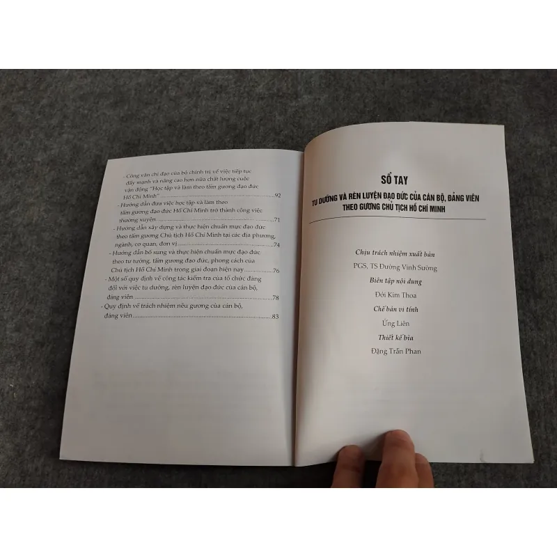 SỔ TAY TU DƯỠNG VÀ RÈN LUYỆN ĐẠO ĐỨC CỦA CÁN BỘ,  ĐẢNG VIÊN 697778