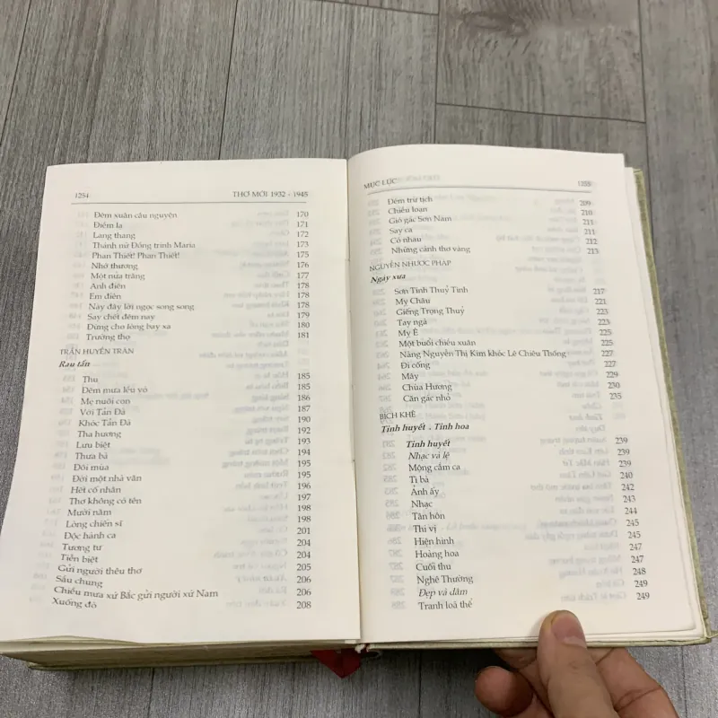 Thơ mới 1932 1945 tác giả và tác phẩm. 2a1 746966