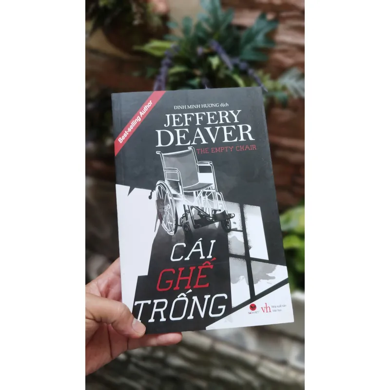 Cái Ghế Trống 1012762