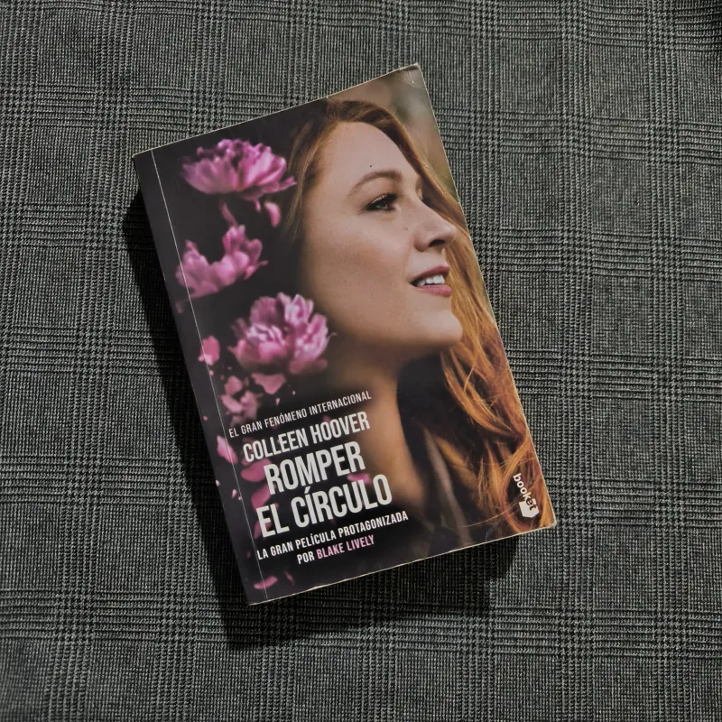 Romper El Círculo - Colleen Hoover (It ends with us - tiếng Tây Ban Nha) 1013691